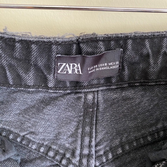Zara High Rise 12" Straight Black 90s Mom Jeans - Picture 4 of 4